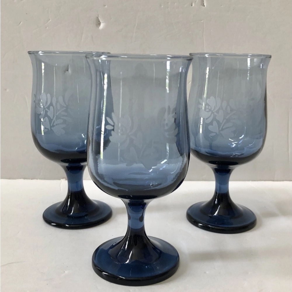 Set of 3 Blue Etched Goblets